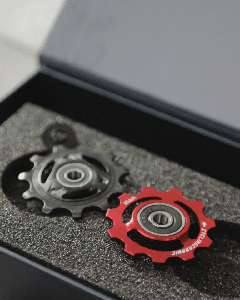 CyclingCeramic ceramic pulley wheels set with ceramic bearings presented in protective packaging