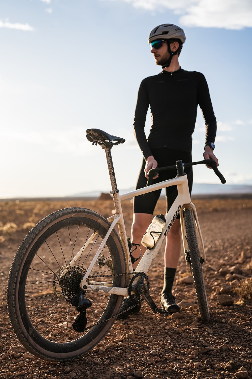 Tavelo Gravel bike equiped with sramospw cage